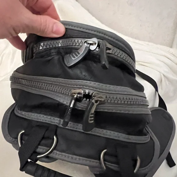 Vespa Black Backpack with multiple pockets, heavy duty zippers. Faux leather - Picture 4 of 14